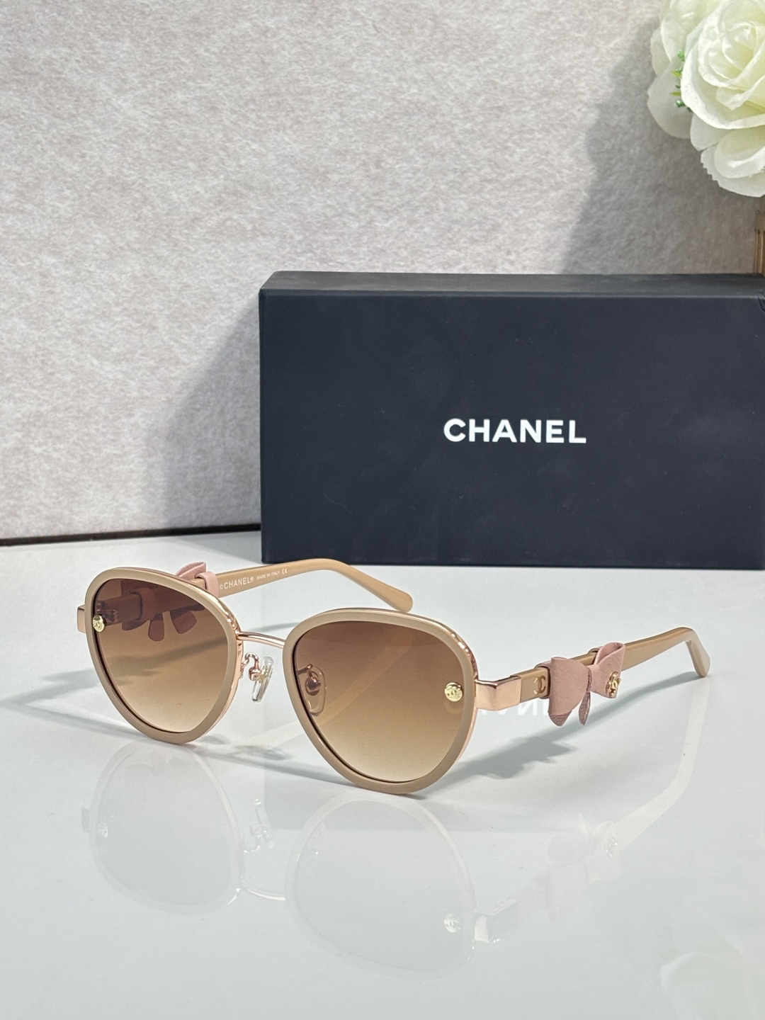 【新作到着】Chanel ハイセンスデザインサングラス「遮光レンズ搭載」