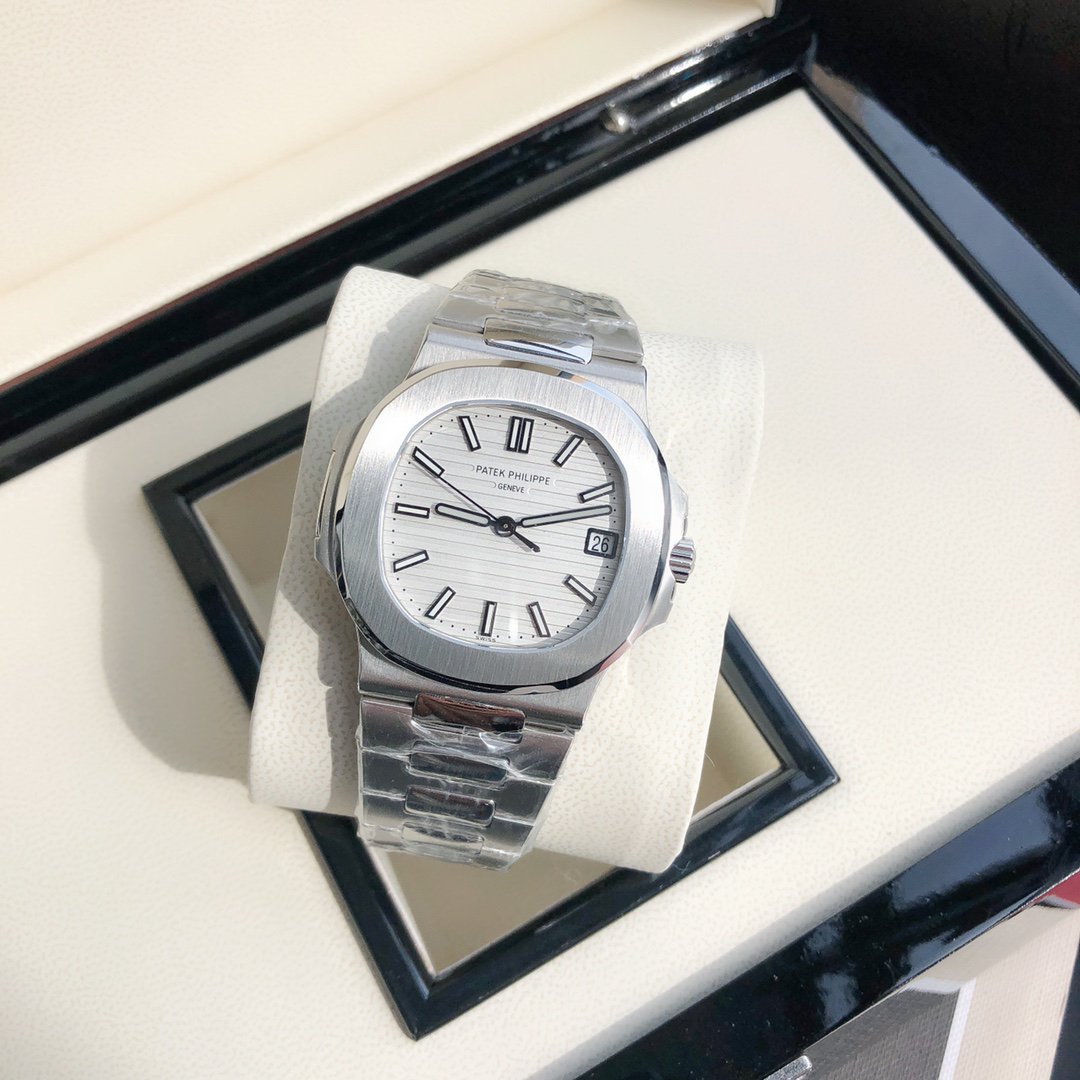パテック フィリップ「Patek Philippe」ノーチラス 5711/1A 自動巻き腕時計 40mm「4色」