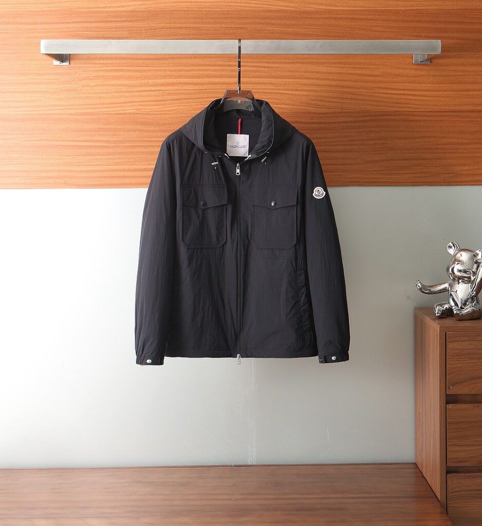 モンクレール「Moncler」春秋のフード付きジャケット
