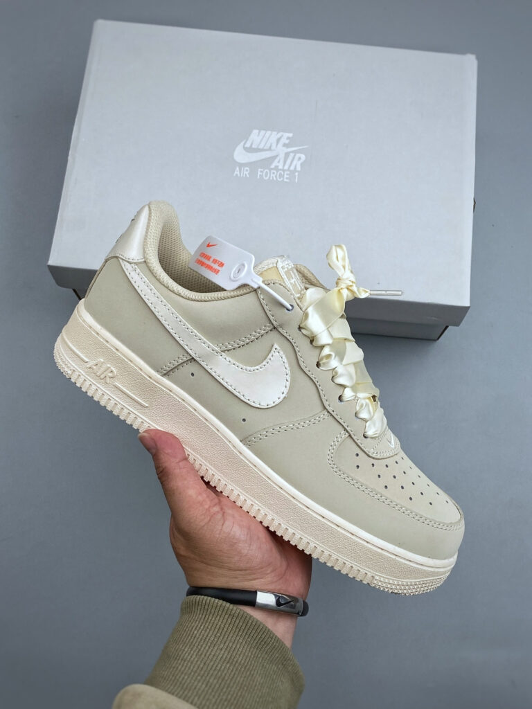 ナイキ エア フォース 1 トレンドスニーカー「Nike Air Force 1」