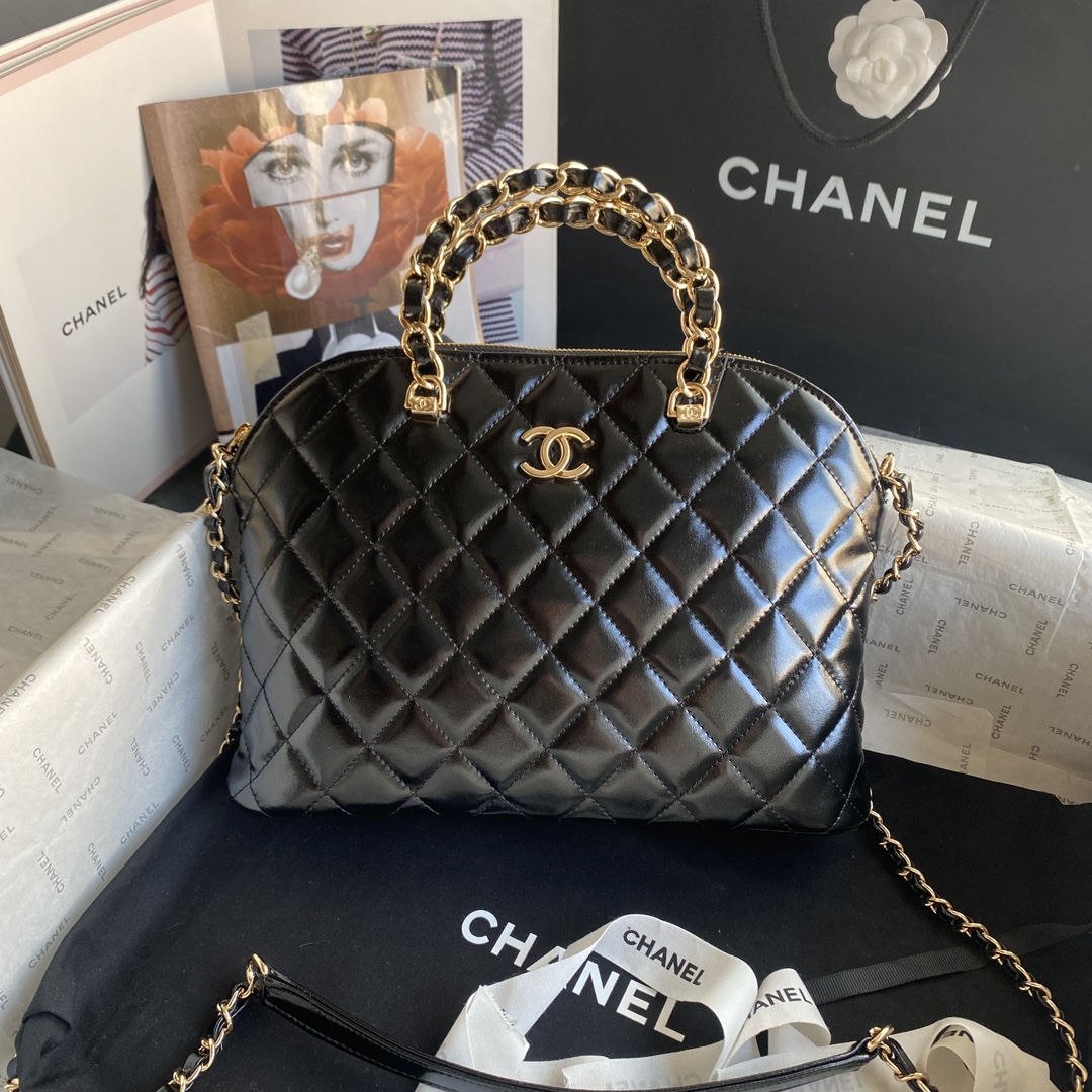 シャネル「Chanel」 プティット ノワール シェルバッグ