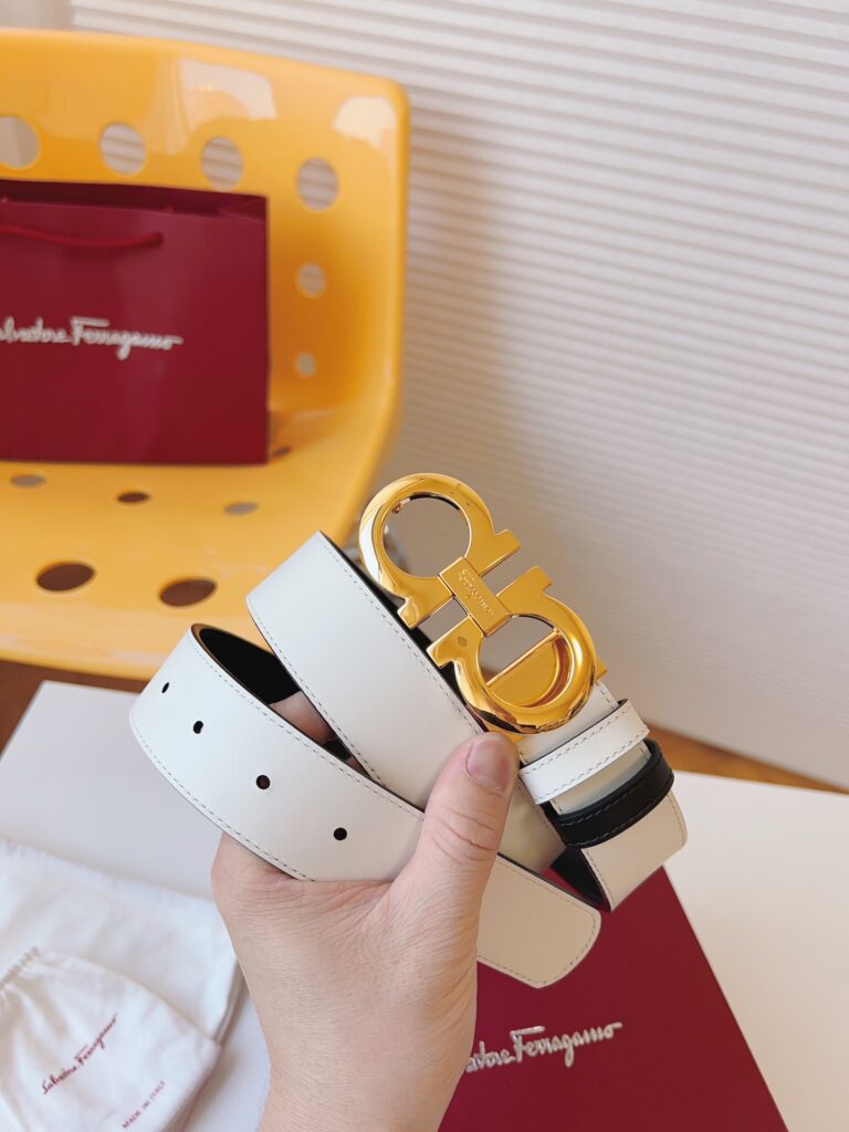 【新規倉庫入り】Salvatore Ferragamo 職人仕上げ高級ベルト「全長約 100cm」
