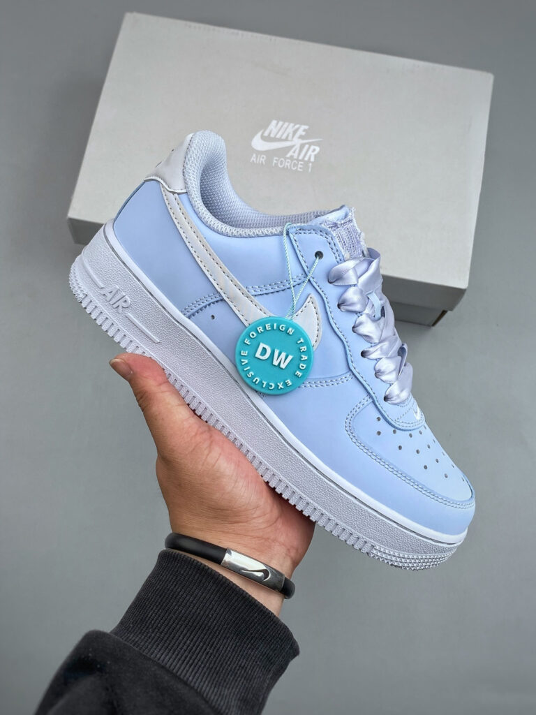 ナイキ エア フォース 1 トレンドスニーカー「Nike Air Force 1」