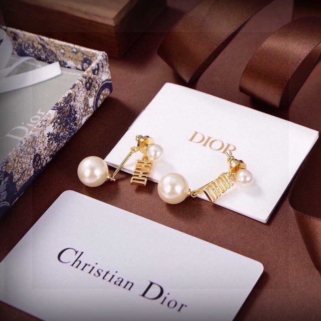 ディオール「Dior」トリバレス ピアス