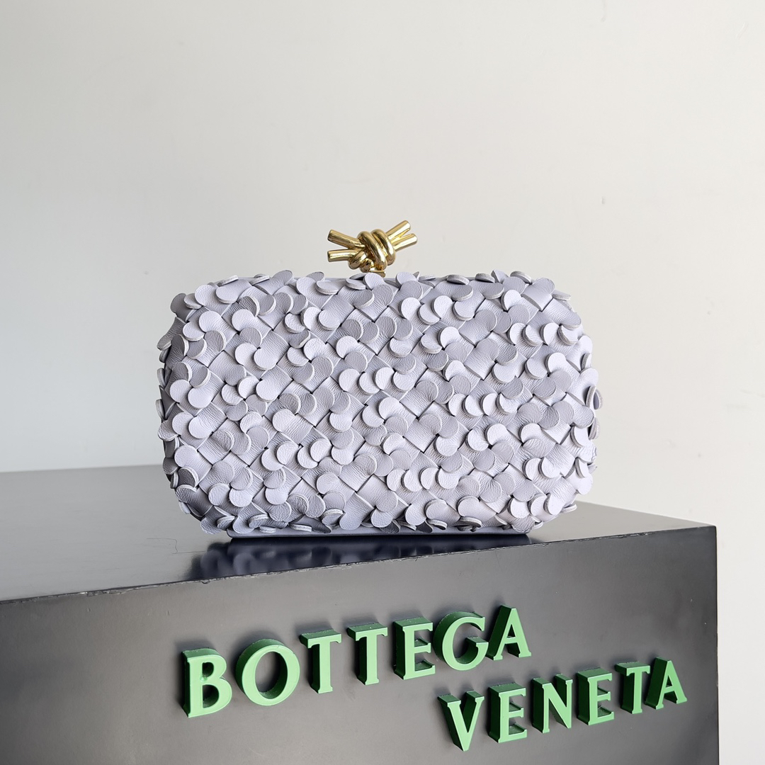ボッテガ・ヴェネタ「Bottega Veneta」24春 フラワーピーターバッグ