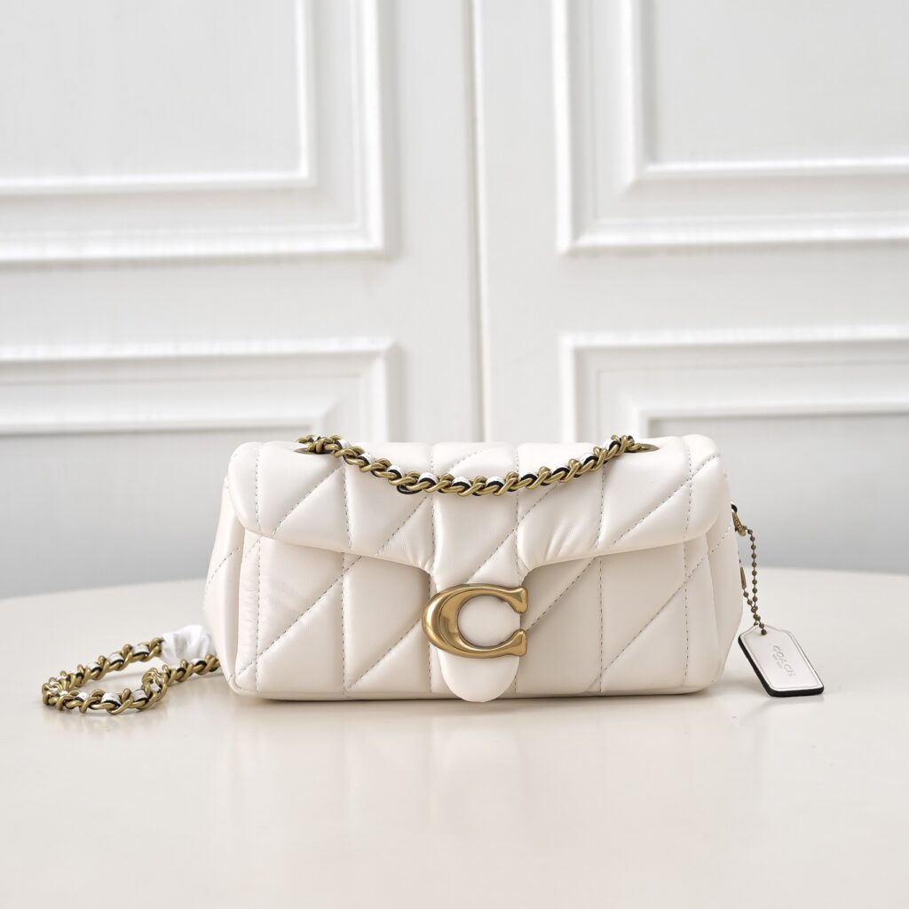 コーチ「Coach」 Quilting Tabby 20/26 シリーズ レディース ショルダーバッグ
