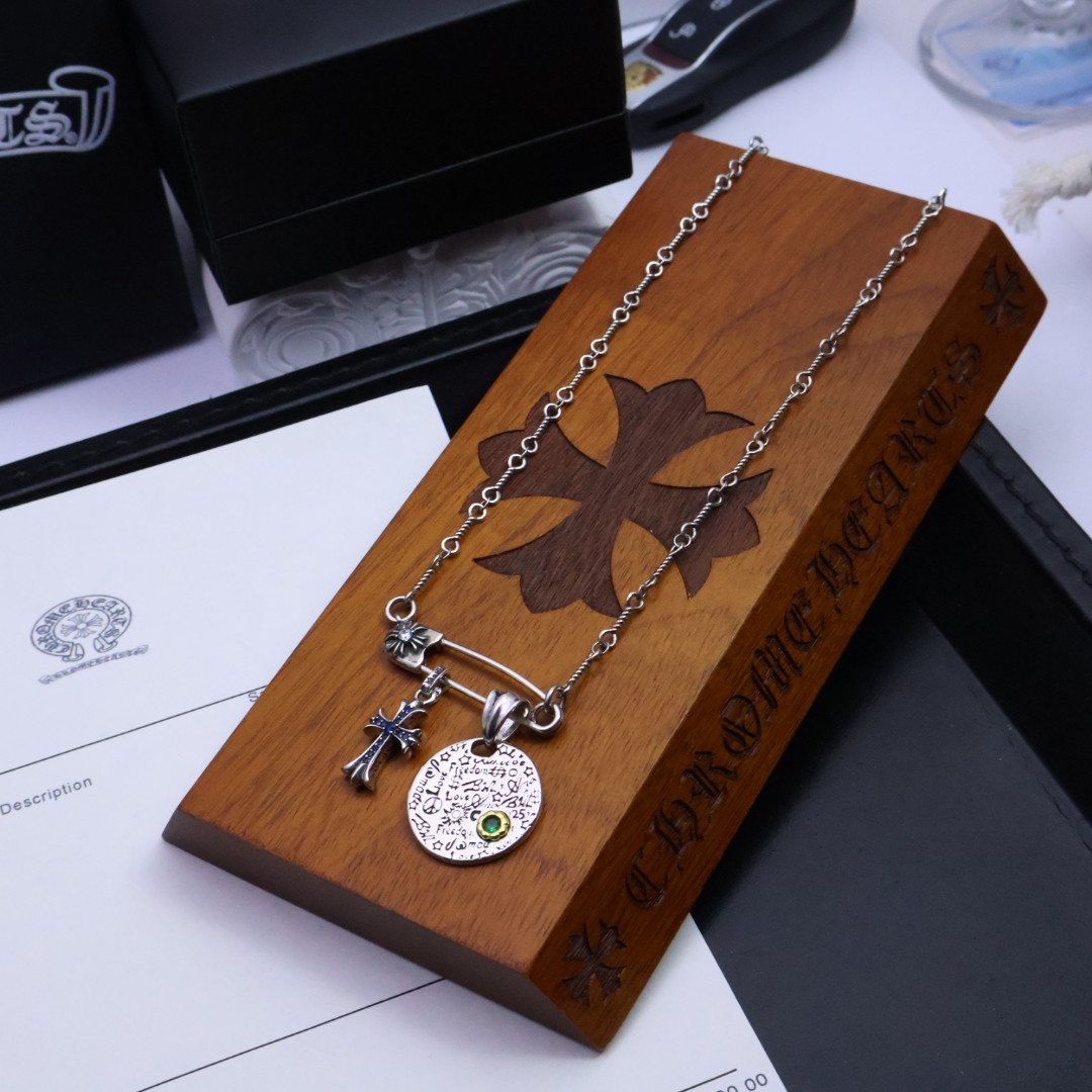 クロムハーツ「Chrome Hearts」チャームペンダント 2026