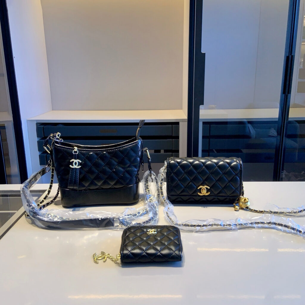 「シャネル」CHANEL 3 点セット ガブリエルバッグ＋ゴールドボール付き WOC バッグ＋財布