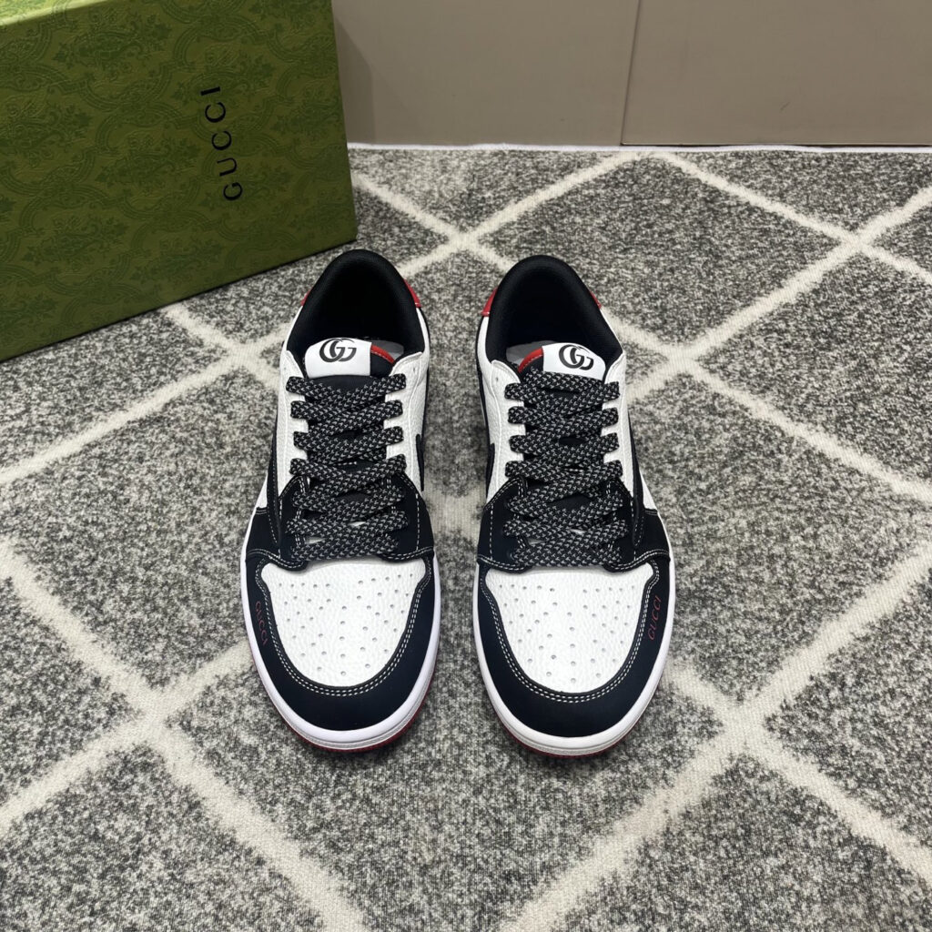 「コラボモデル」Gucci x Nike ション ローバースニーカー