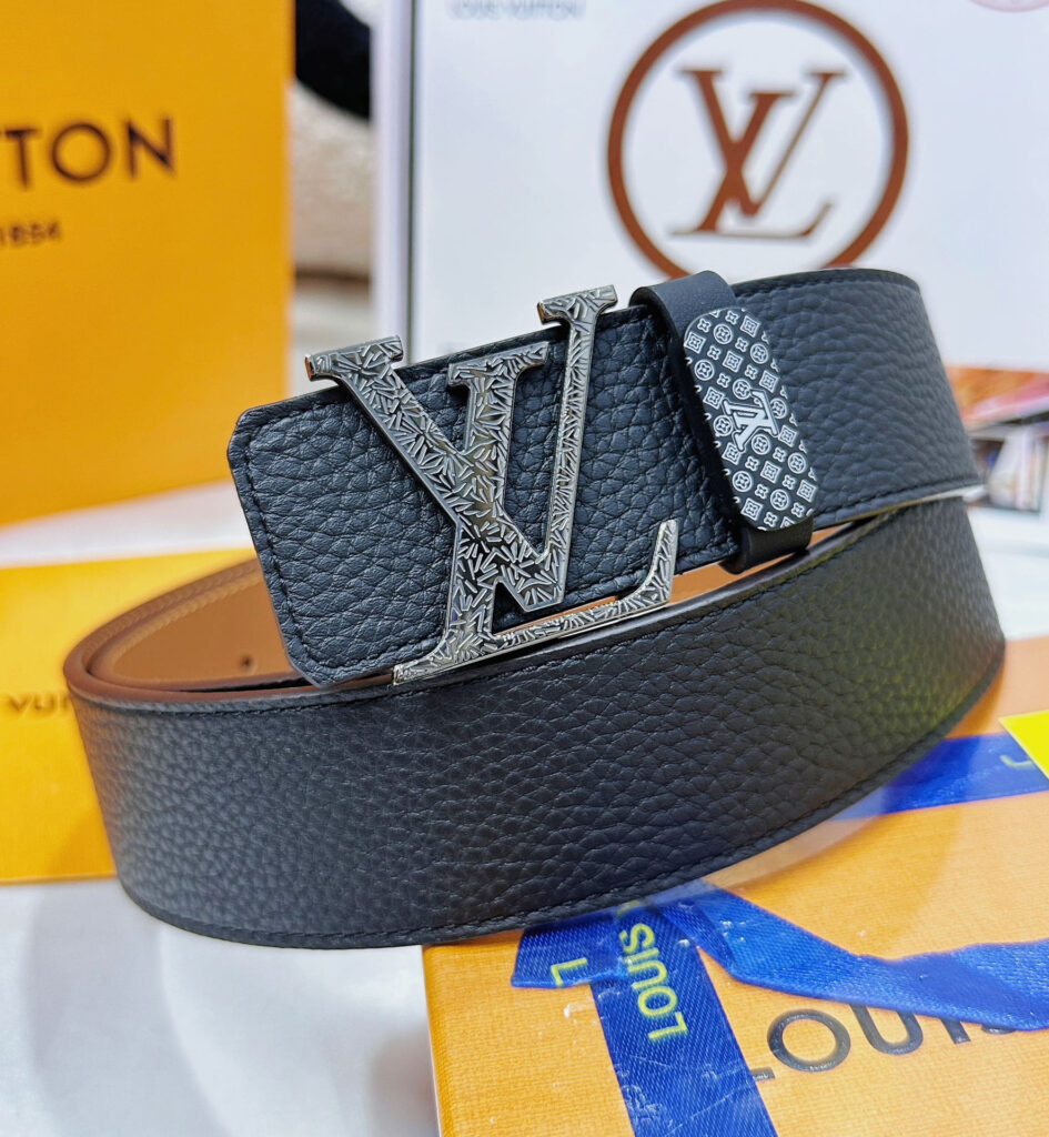 【新商品入荷】Louis Vuitton クラシックハイクオリティベルト「全長約 100cm」