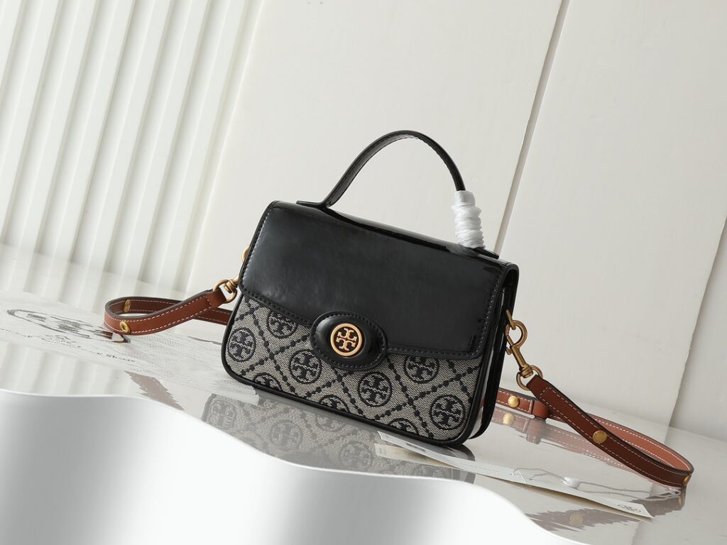 トリー バーチ「Tory Burch」Tofu ショルダーバッグ