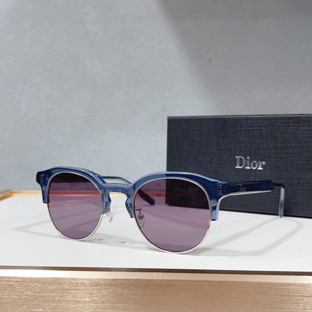 【注目新入荷】Dior フランス仕立てサングラス「ドライブ最適」