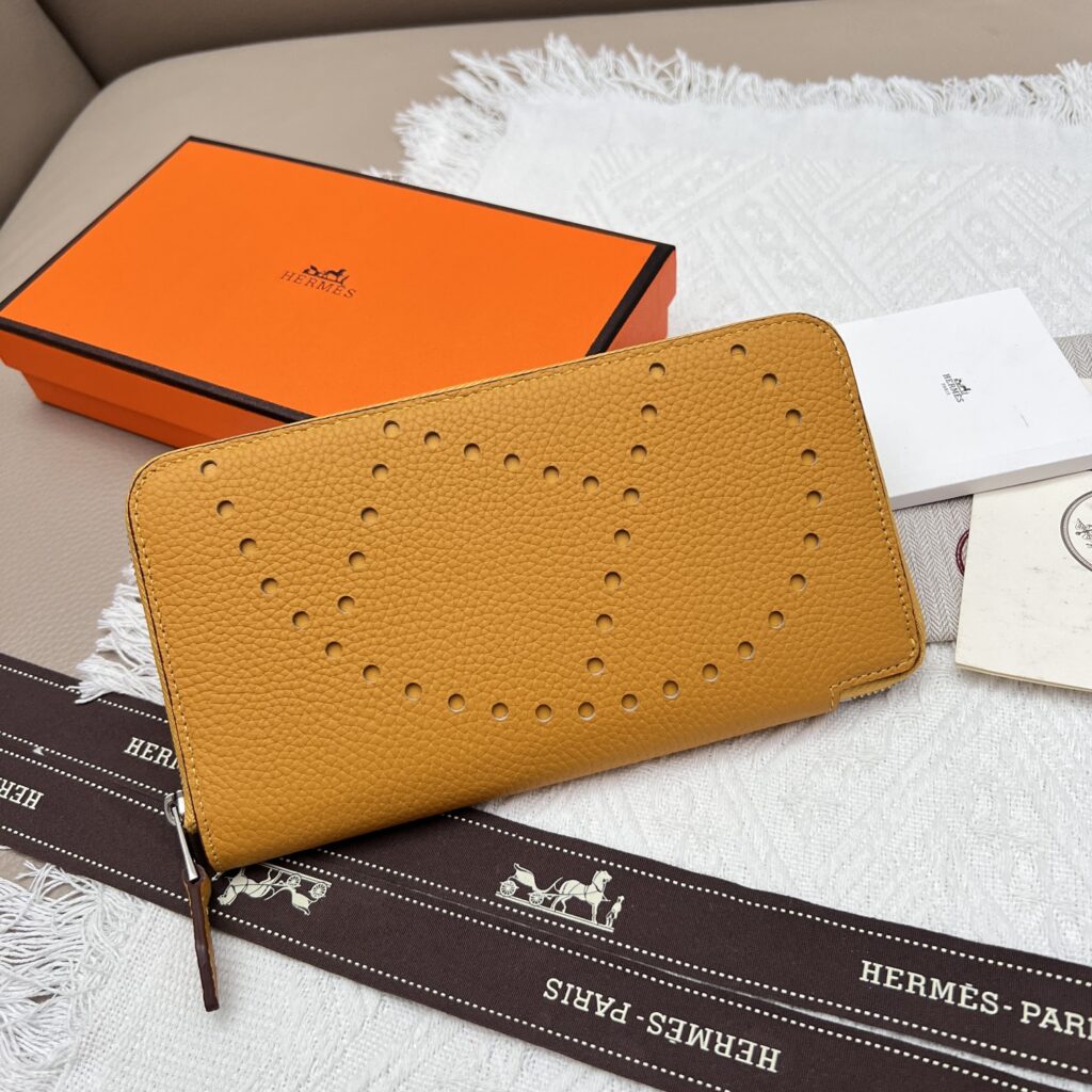 エルメス エヴリンヌ ロング ジップウォレット「Evelyne Wallet」