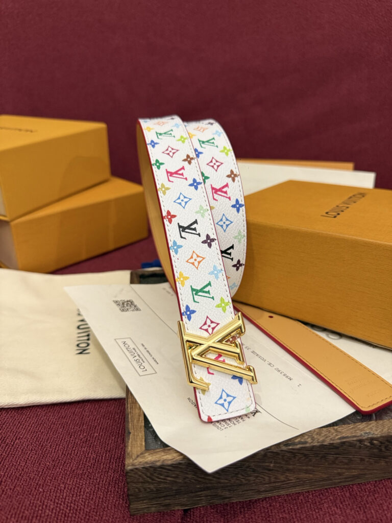 【新商品入荷】Louis Vuitton クラシックハイクオリティベルト「全長約 100cm」