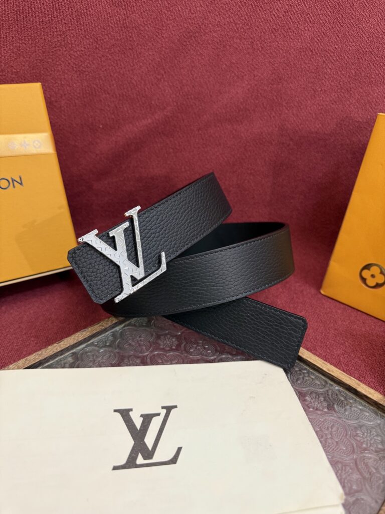 【日本未入荷】ルイヴィトン LV Dimension 両面使いベルト 40mm（全長約 100cm）