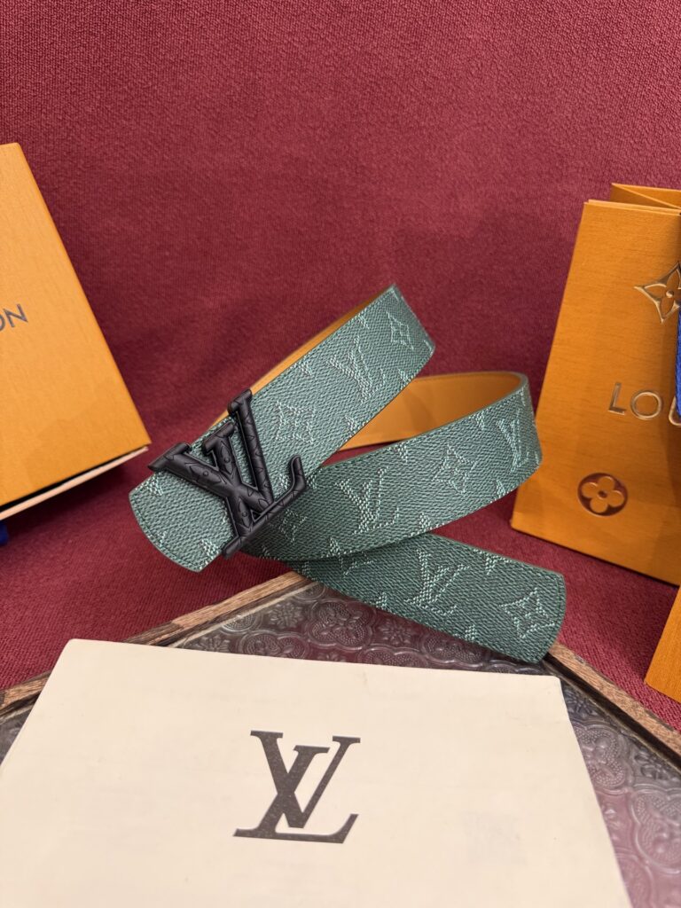 【日本未入荷】ルイヴィトン LV Dimension 両面使いベルト 40mm(全長約 100cm)