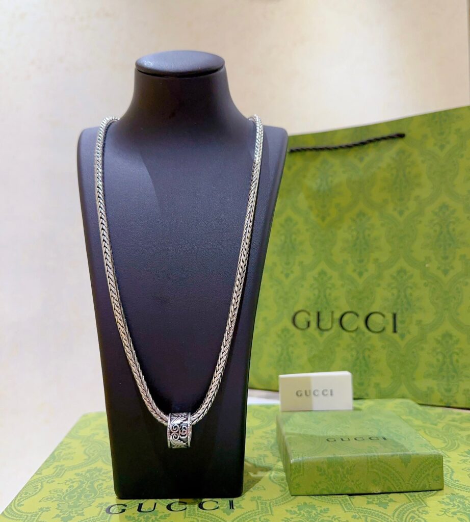 グッチ「Gucci」Anger Forest 双Gチェーン