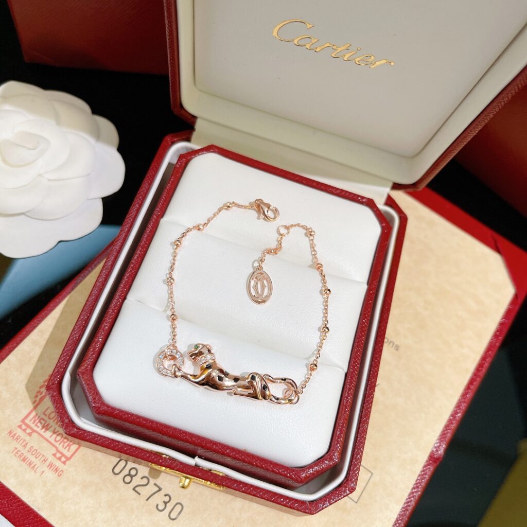 カルティエ「Cartier」パンテール スポッテッド ダイヤモンド エメラルド ブレスレット19CM