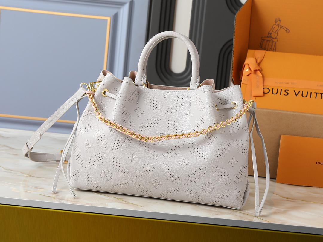 ルイ・ヴィトン ベラ・トート マヒナ子牛革「Bella Tote」