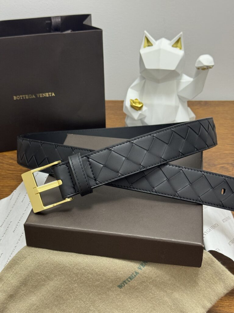 【ブランド品入庫】Bottega Veneta 上質素材ラグジュアリーベルト「全長約 100cm」