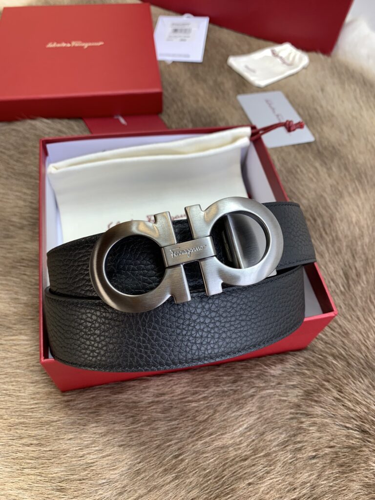 【新規倉庫入り】Salvatore Ferragamo 職人仕上げ高級ベルト「全長約 100cm」