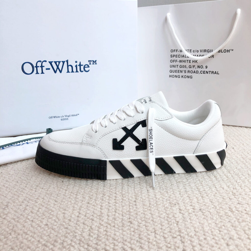 オフホワイト Vulc ローカット カジュアルスケートシューズ