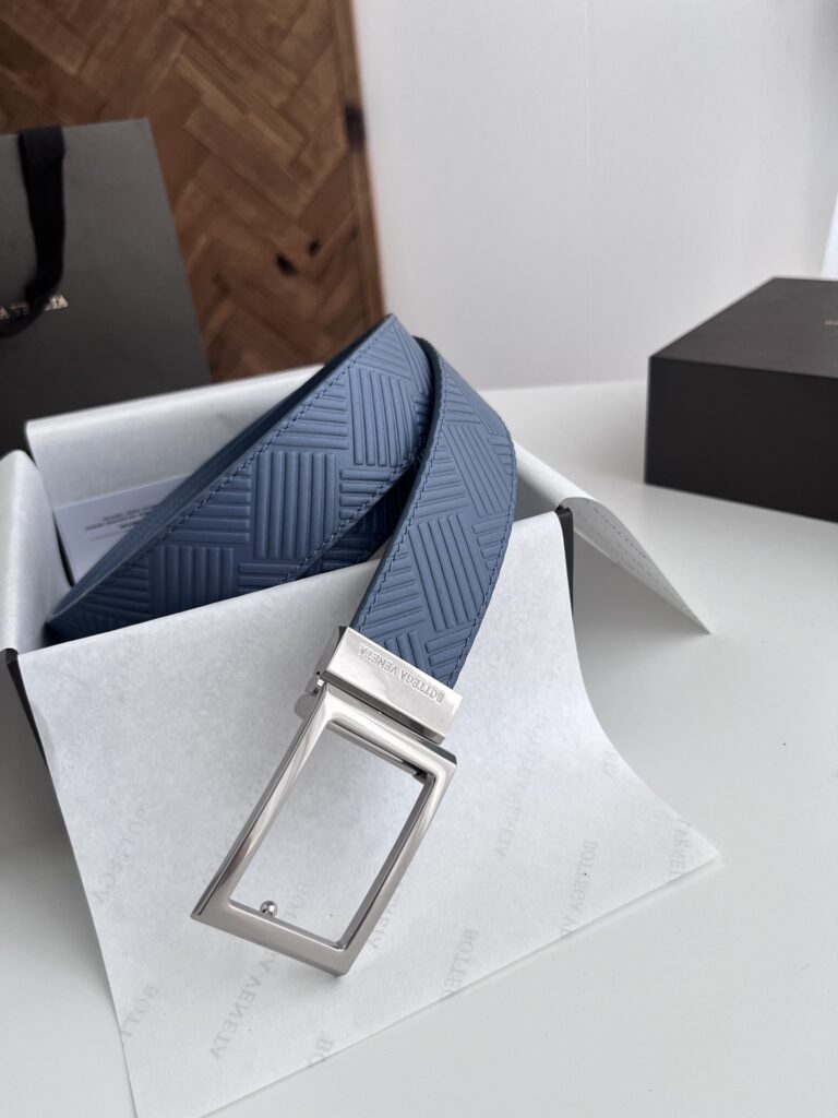 【ブランド品入庫】Bottega Veneta 上質素材ラグジュアリーベルト「全長約 100cm」