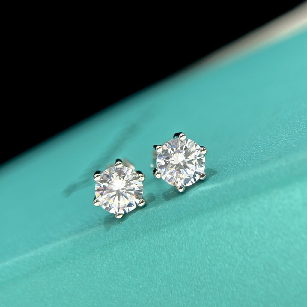 ティファニー「Tiffany & Co.」 Setting 2カラット シングルダイヤモンドスタッドピアス