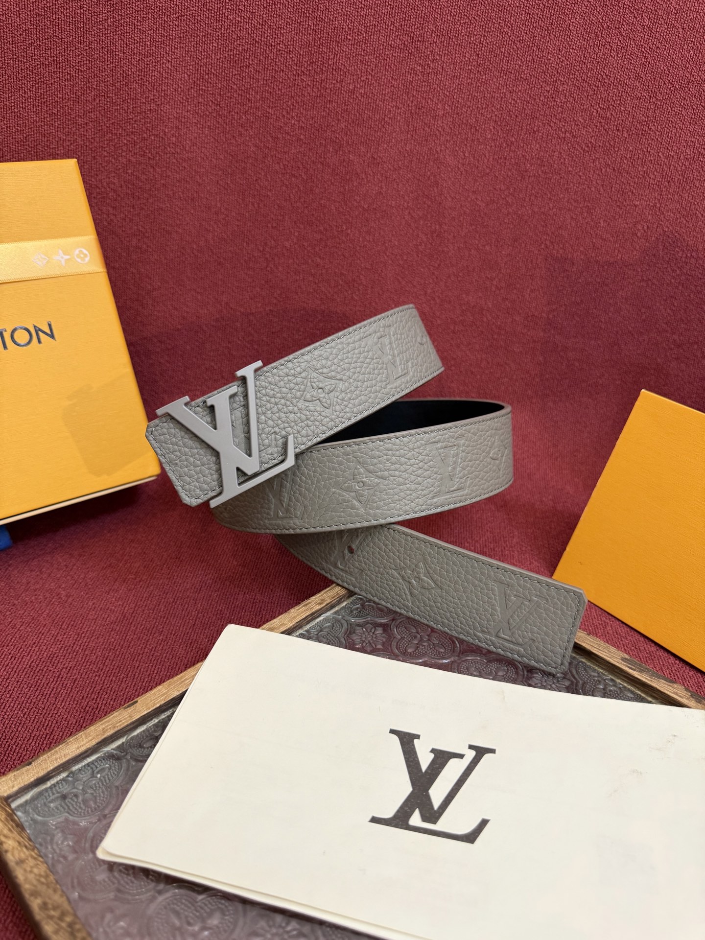 【日本未入荷】ルイヴィトン LV Dimension 両面使いベルト 40mm(全長約 100cm)