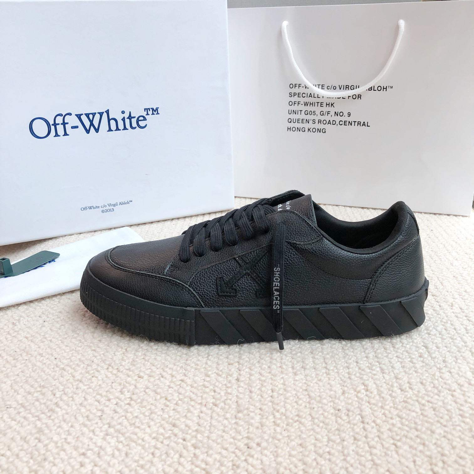 オフホワイト Vulc ローカット カジュアルスケートシューズ