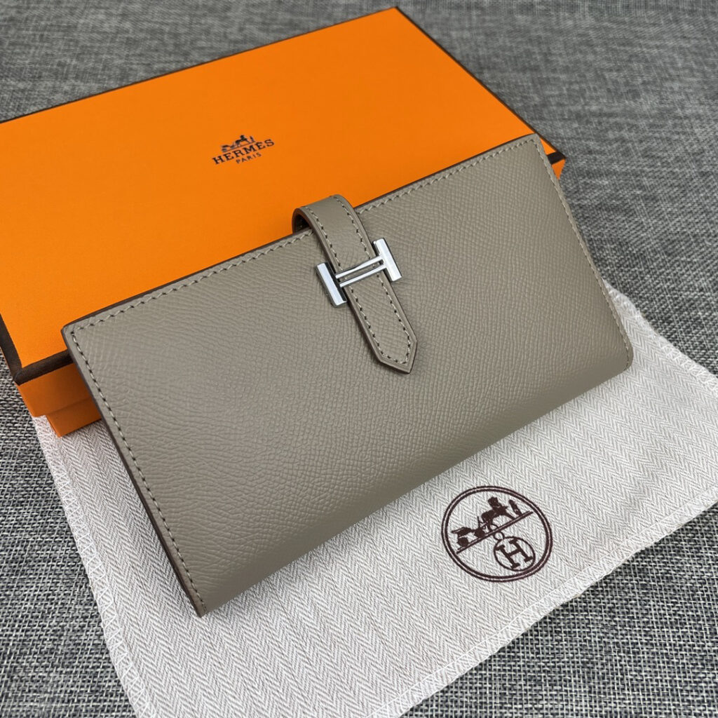 エルメス エヴリンヌ 縦型ウォレット