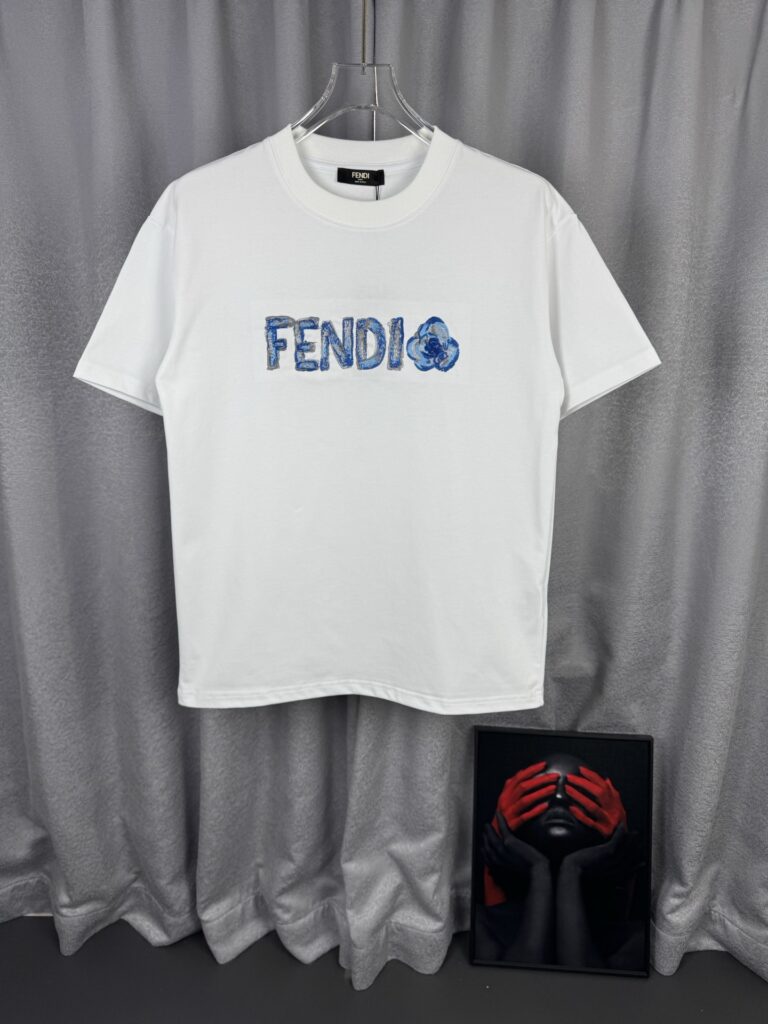 フェンディ「Fendi」 アイコンロゴ 刺繍Tシャツ