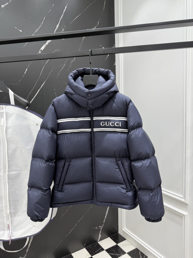 グッチ「Gucci」秋冬フード付きダウンジャケット