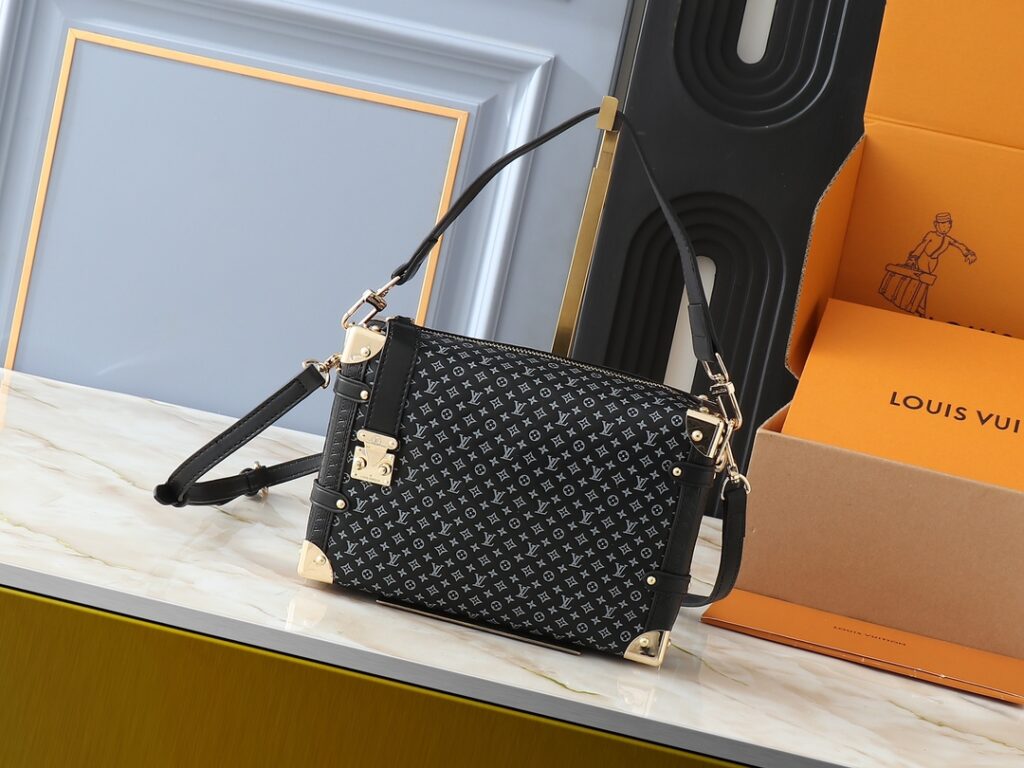 ルイ・ヴィトン サイド･トランク MM バッグ「Side Trunk Bag」
