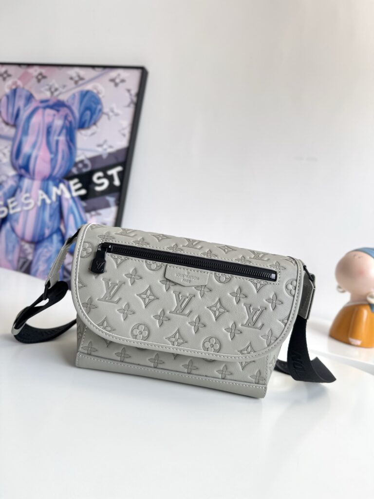 ルイ・ヴィトン「Louis Vuitton」スタイリッシュ メッセンジャーバッグ