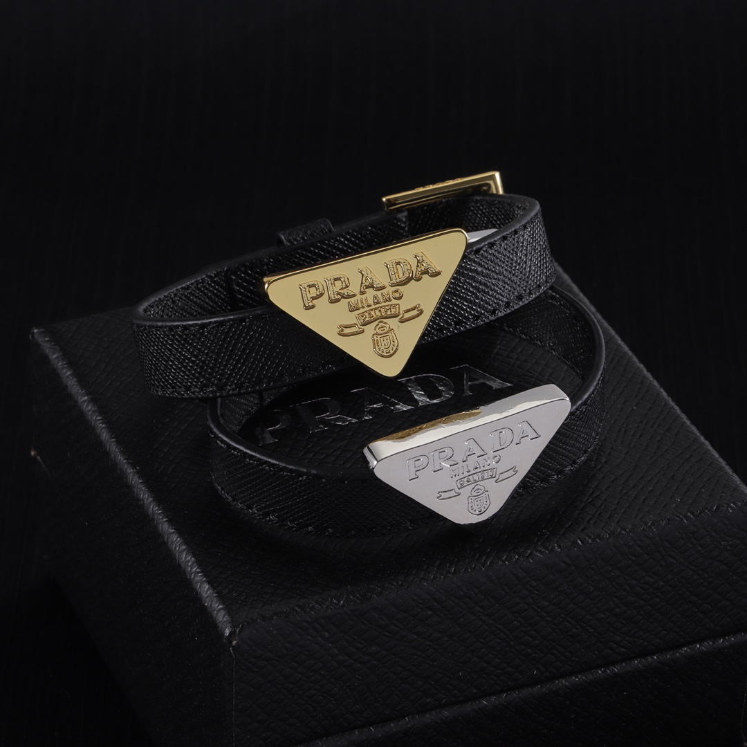 プラダ「Prada」プラダ ブレーデッドレザー ブレスレット メンズアクセサリー