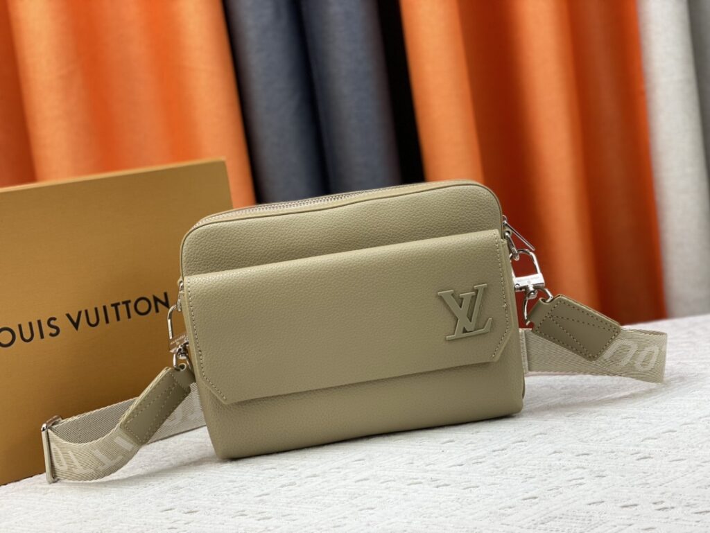 ルイ・ヴィトン「Louis Vuitton」 Fastline メッセンジャーバッグ