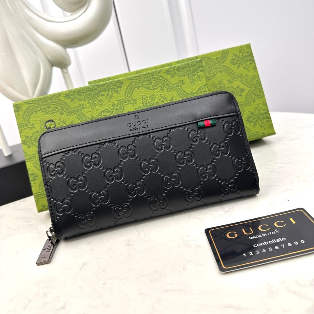グッチ「Gucci」シグネチャー レザー ウェブ ジップアラウンドウォレット