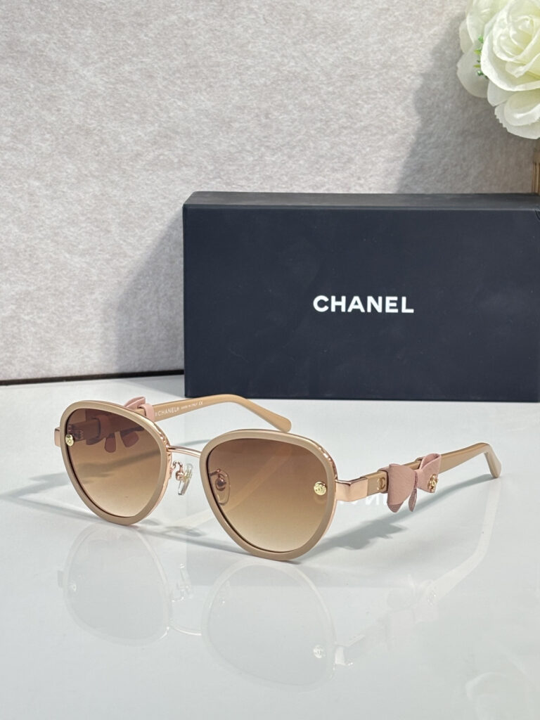 【新作到着】Chanel ハイセンスデザインサングラス「遮光レンズ搭載」