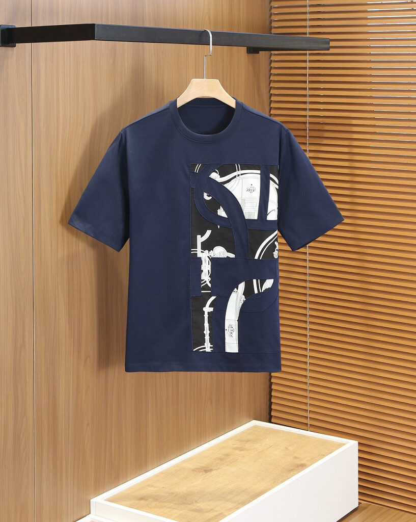 エルメス「Hermès」 春夏2026 刺繍コレクション Tシャツ