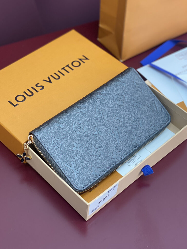 ルイ・ヴィトン「LV SKI」ジッピー･ウォレット