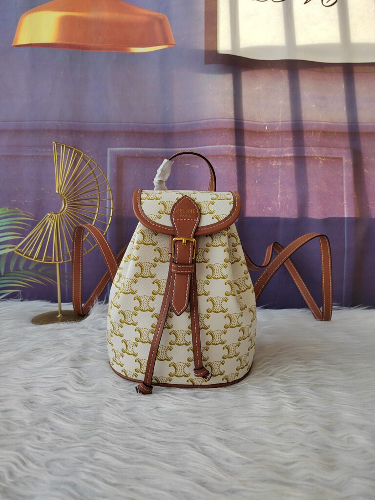 セリーヌ「Celine」Triomphe ミニ バックパック