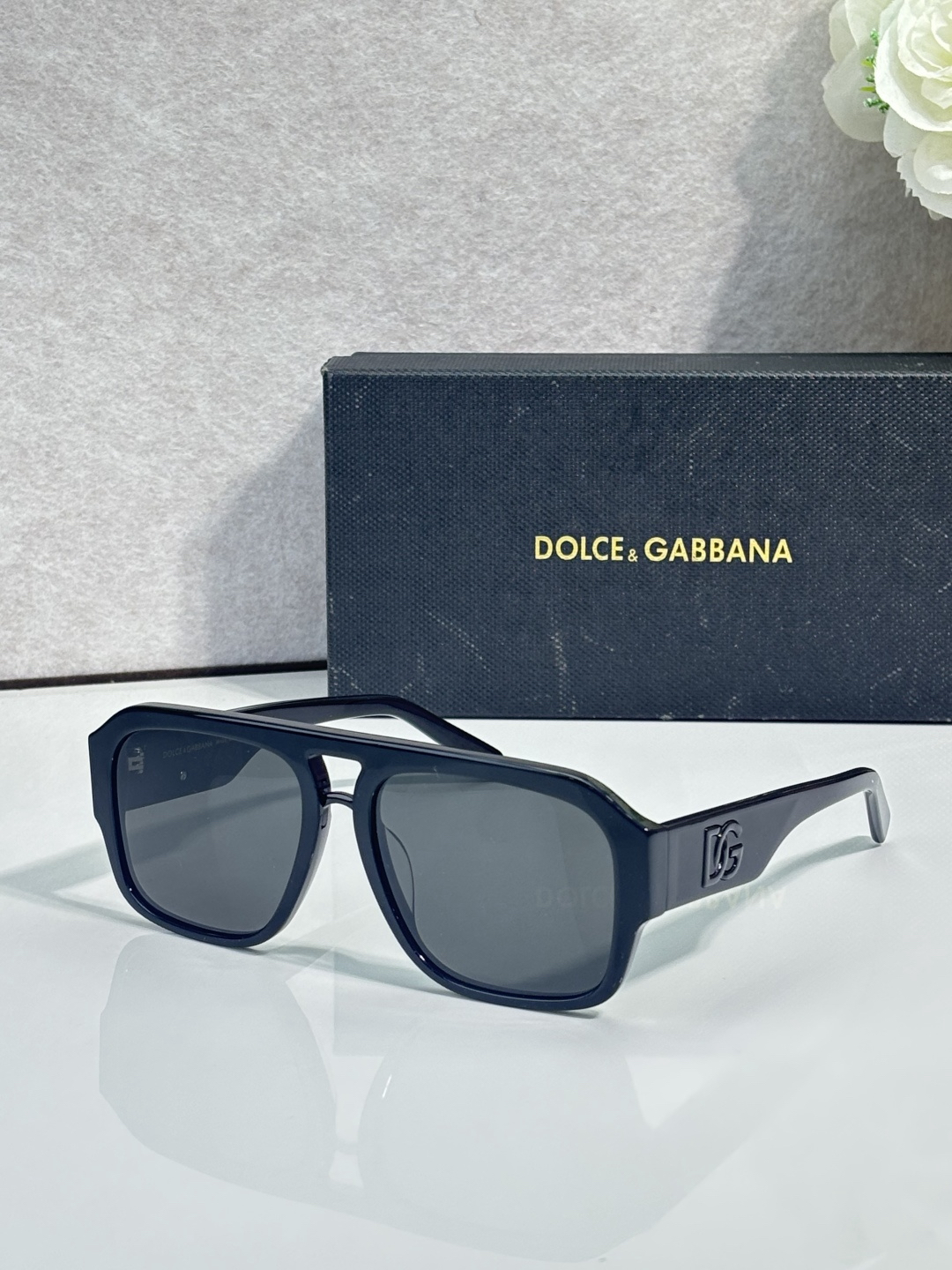 【希少入荷】D&G ドルチェアンドガッバーナ トレンドサングラス「カジュアル通勤用」
