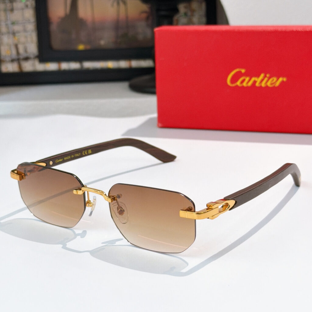 【高級品入庫】Cartier クラシカル貴族風サングラス「上質フレーム」