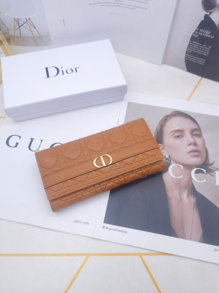 ディオール ロングウォレット オーキッド「Dior Caro」