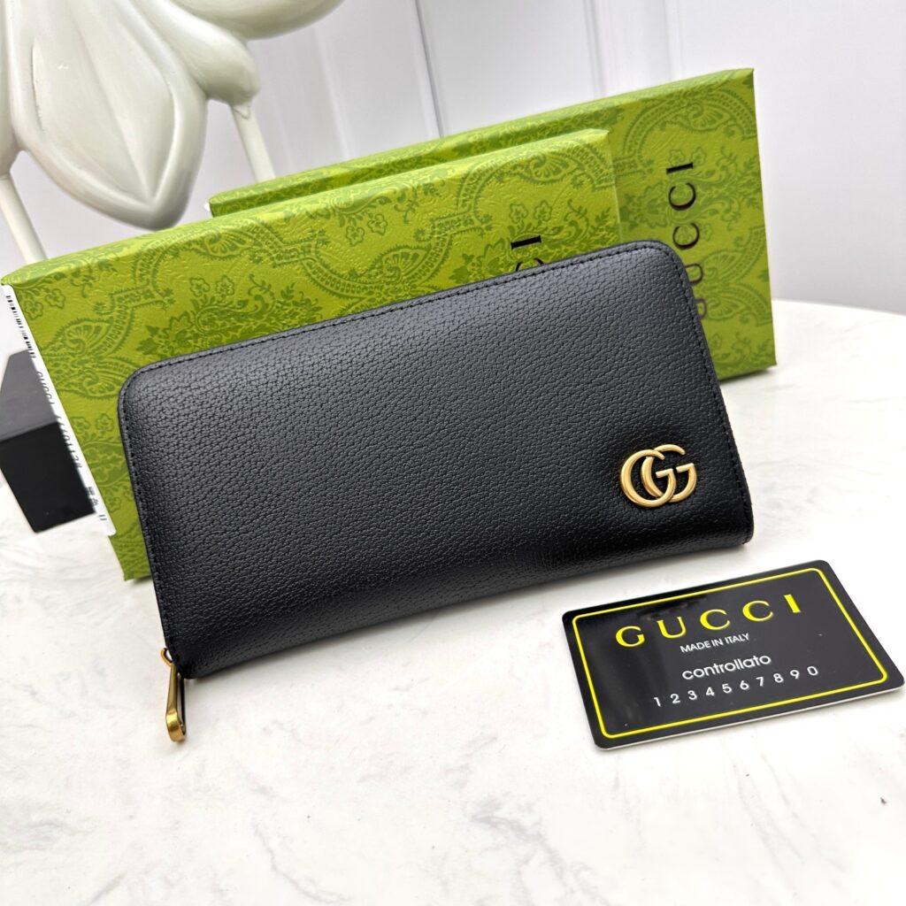 グッチ「Gucci」シグネチャー レザー ウェブ ジップアラウンドウォレット
