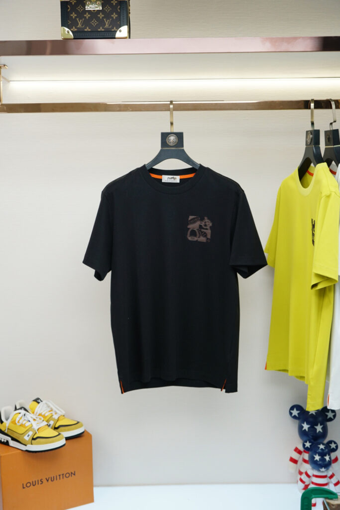 エルメス Hermès 春夏コレクション メンズ クルーネックTシャツ