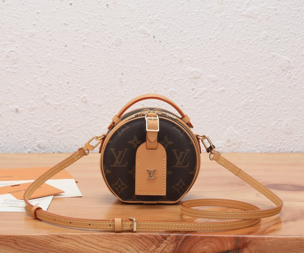 ルイ・ヴィトン「Louis Vuitton」ミニ ボワット シャポー モノグラム ハンドバッグ
