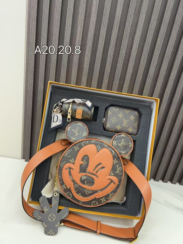 「ルイ・ヴィトン」Louis Vuitton ミッキーコラボバッグ＋ポーチ＋チャーム ギフトセット 限定セール 大人気販売中