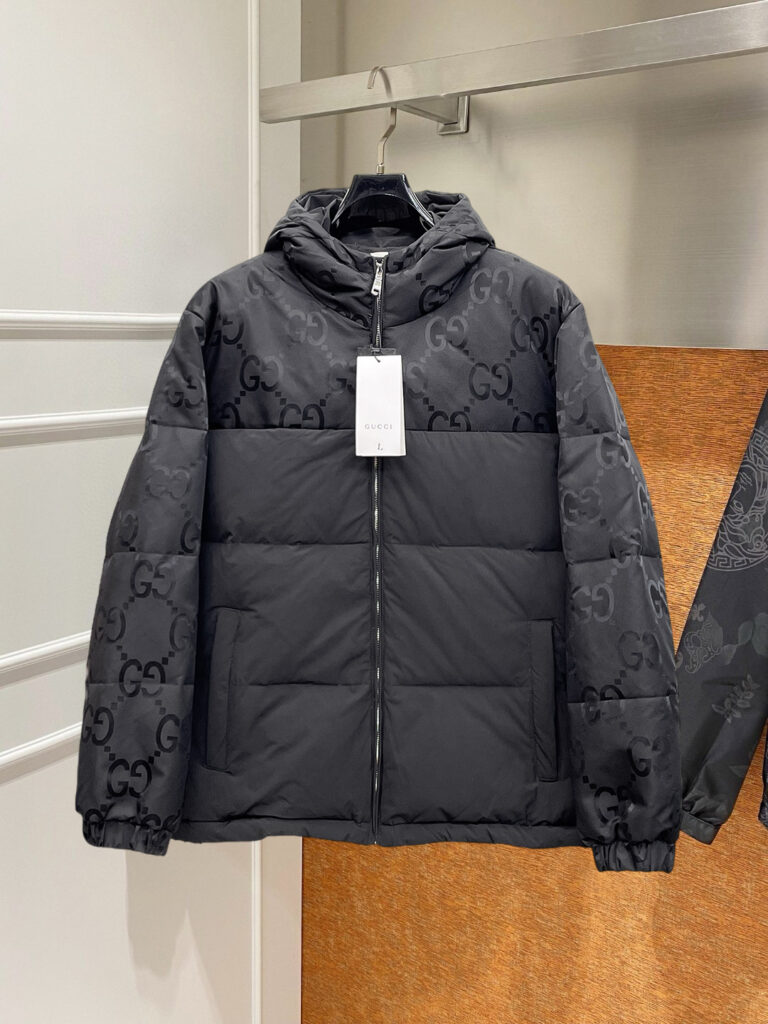 グッチ「Gucci」秋冬フード付きダウンジャケット